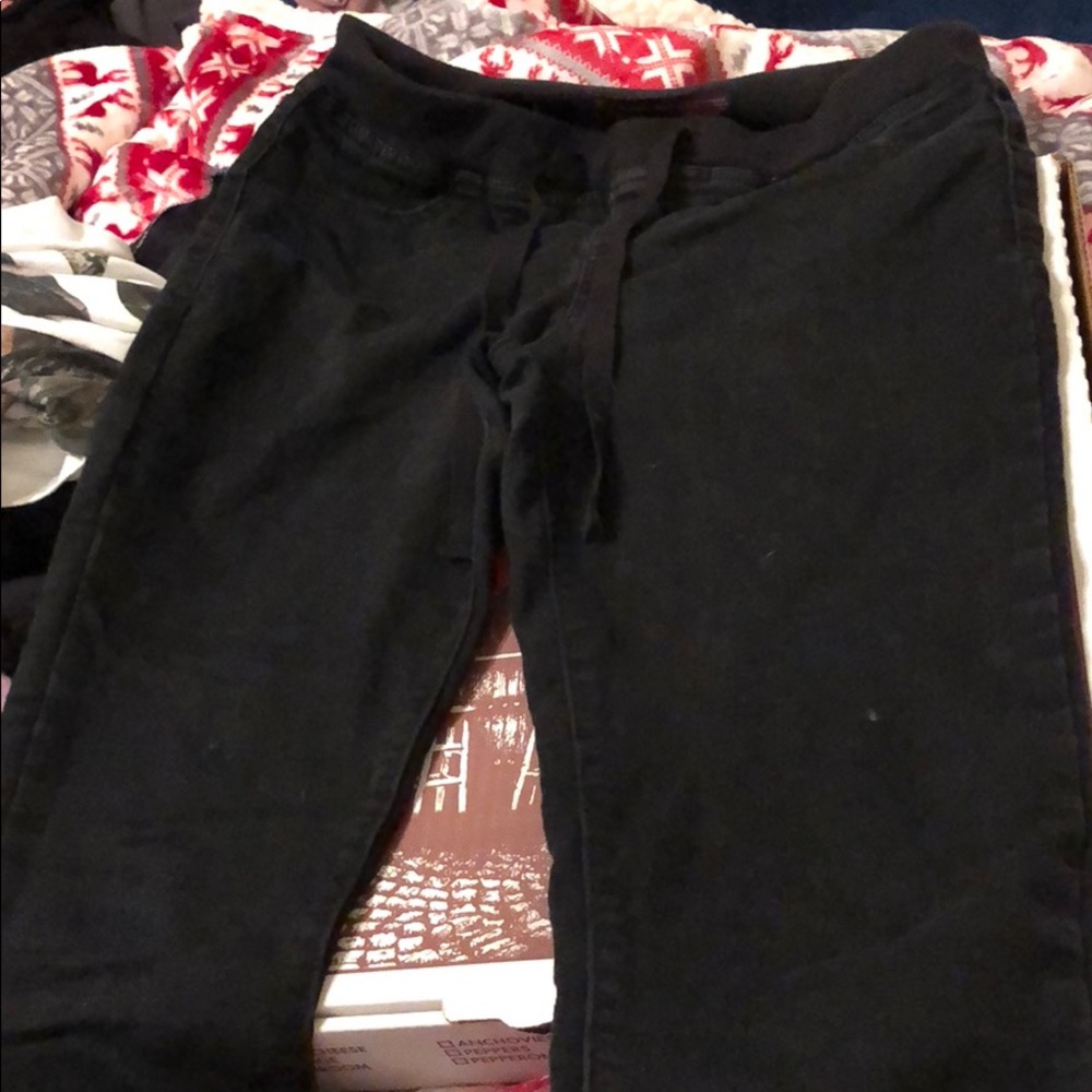 Black jegging capris